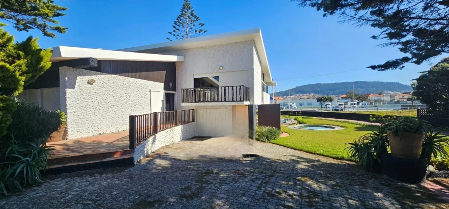 Moradia T5 para Venda em Castelo do Neiva Foto 12