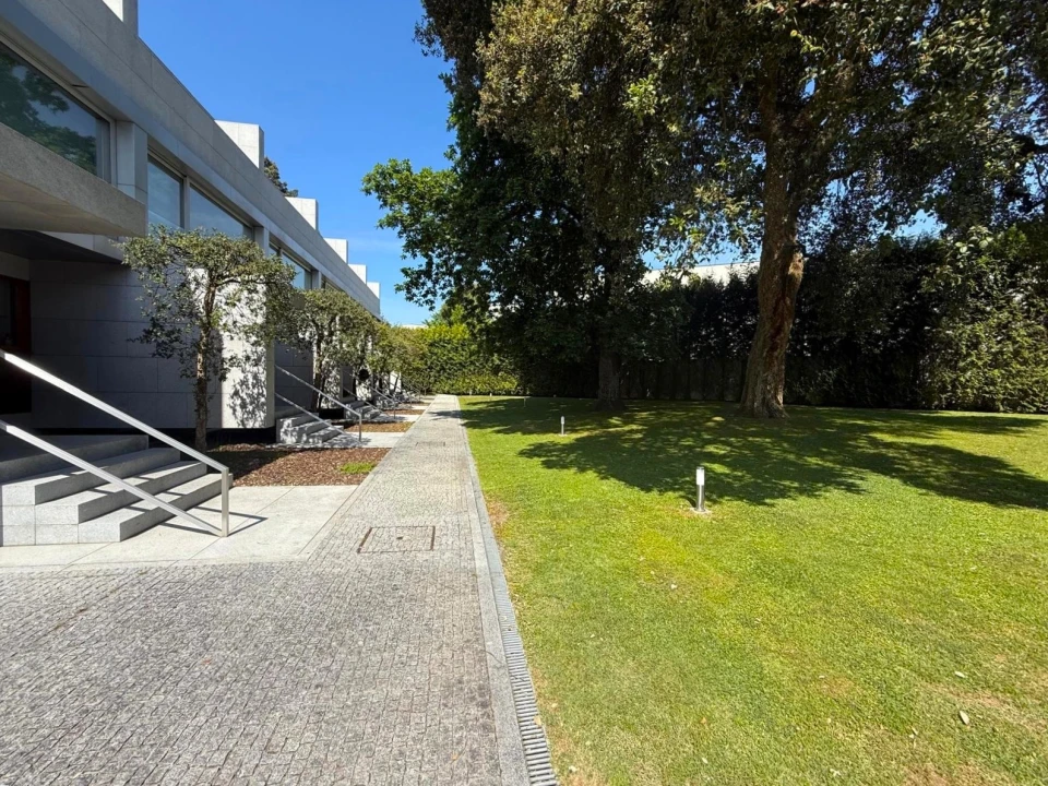 Moradia T4 para Venda em Aldoar, Foz do Douro e Nevogilde Foto 2