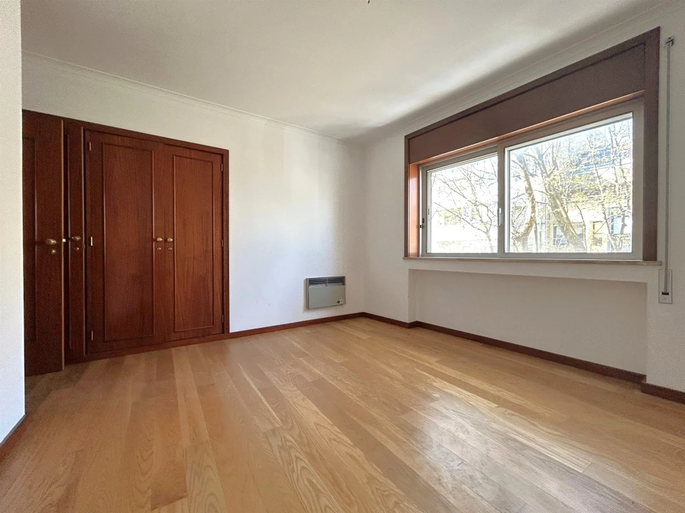 Apartamento T4 para Arrendamento em Aldoar, Foz do Douro e Nevogilde Foto 18