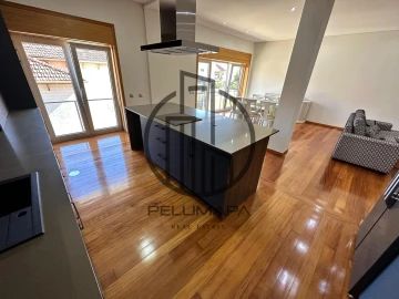 Apartamento T0 para Venda em Póvoa de Varzim, Beiriz e Argivai