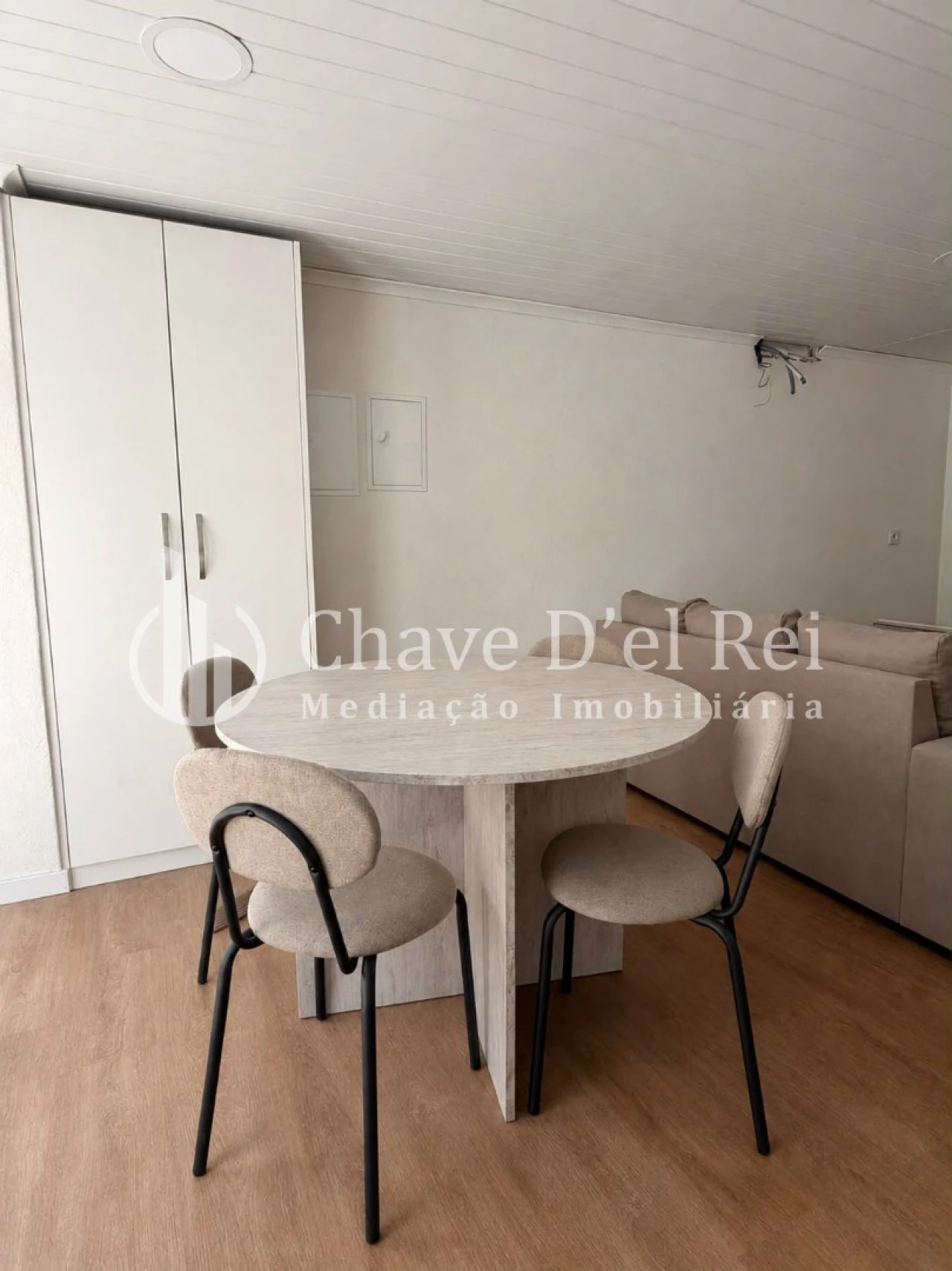 Apartamento T1 para Arrendamento em Repeses e São Salvador Foto 3