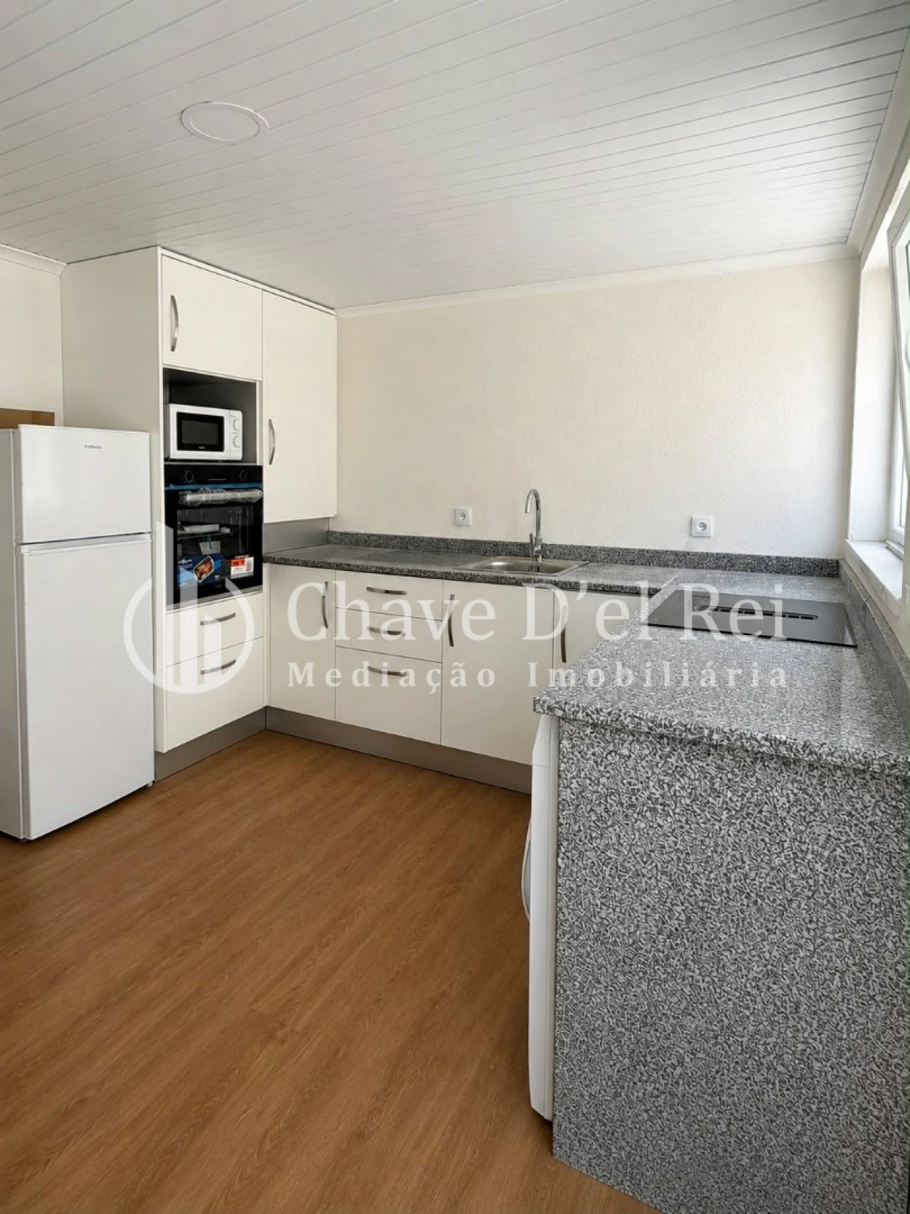 Apartamento T1 para Arrendamento em Repeses e São Salvador Foto 1