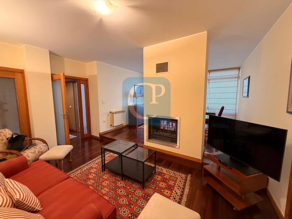 Apartamento T2 para Arrendamento em Pedrouços Foto 5