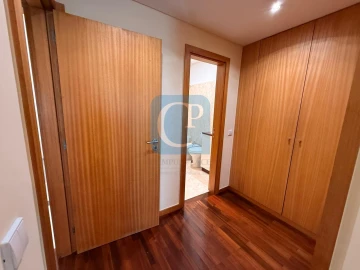 Apartamento T2 para Arrendamento em Pedrouços