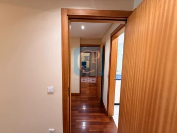 Apartamento T2 para Arrendamento em Pedrouços