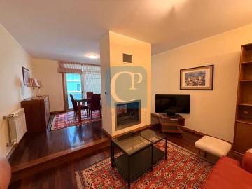 Apartamento T2 para Arrendamento em Pedrouços