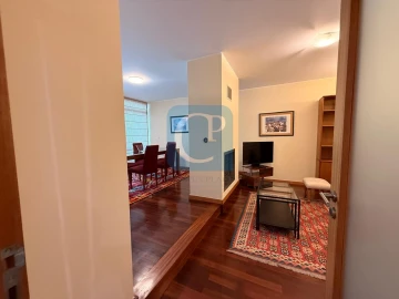 Apartamento T2 para Arrendamento em Pedrouços