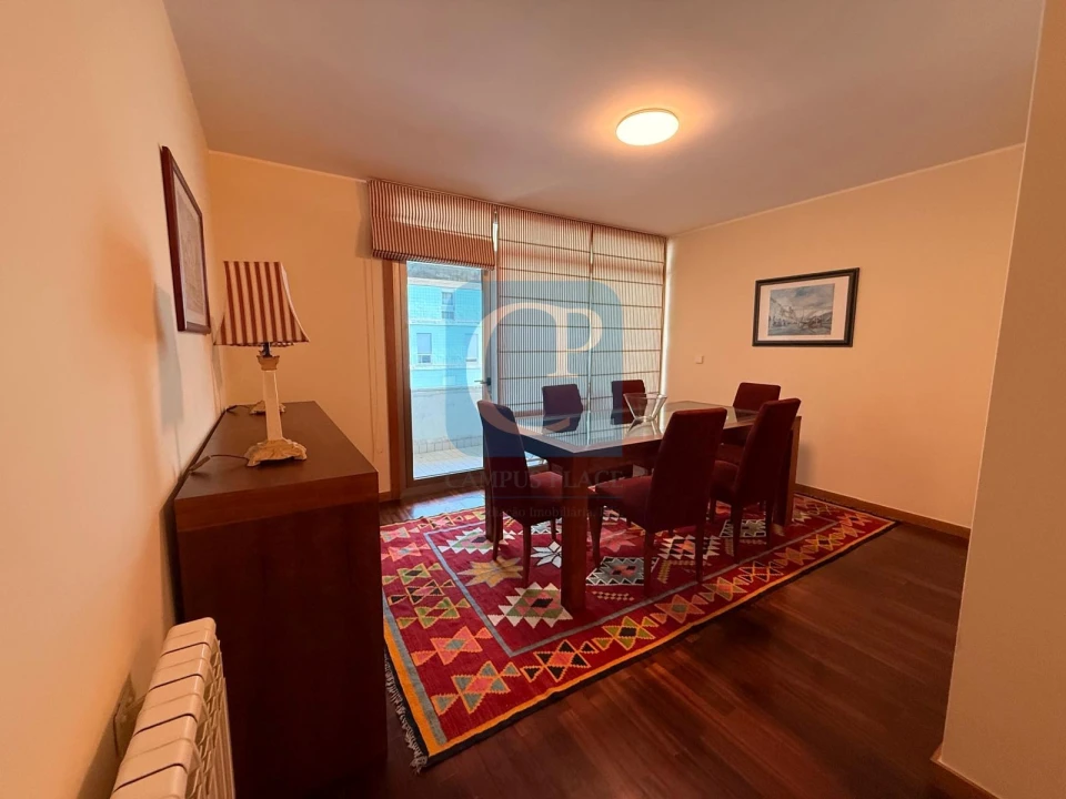 Apartamento T2 para Arrendamento em Pedrouços Foto 6