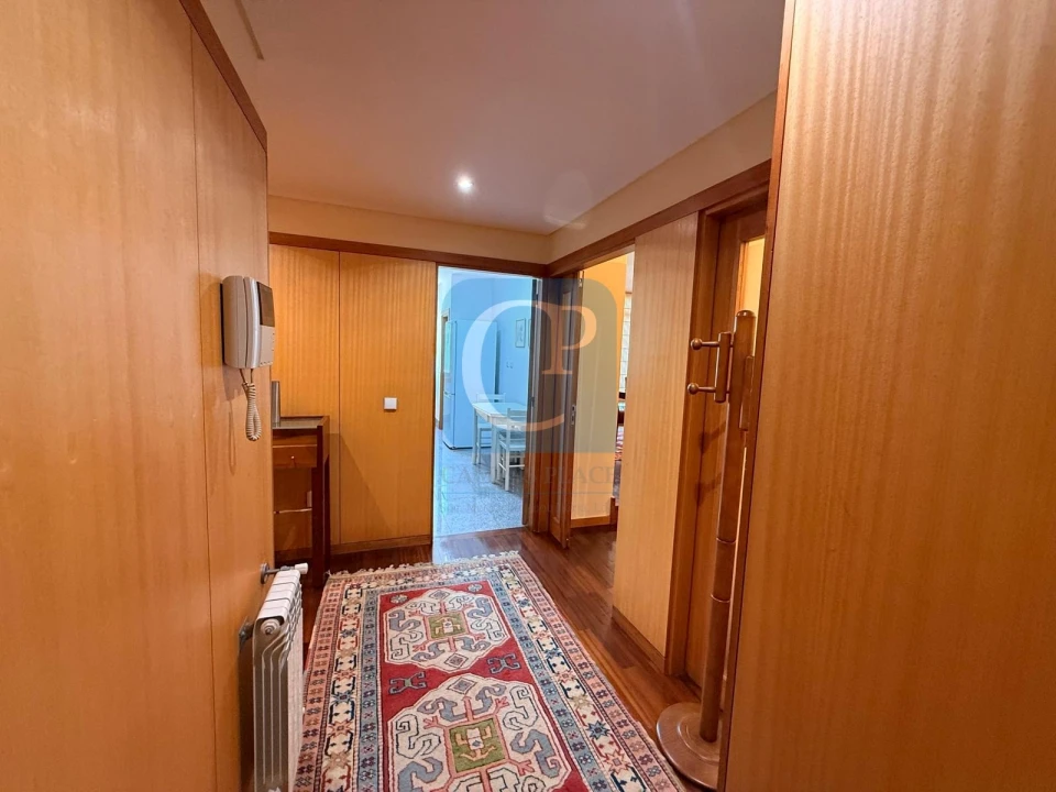 Apartamento T2 para Arrendamento em Pedrouços Foto 11