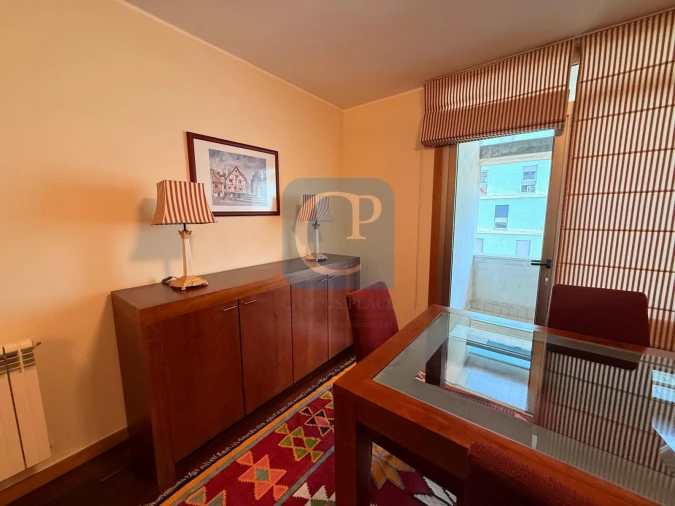 Apartamento T2 para Arrendamento em Pedrouços Foto 8