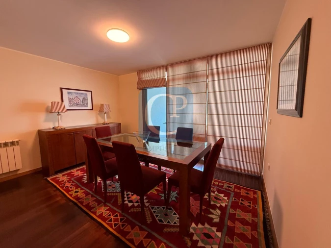 Apartamento T2 para Arrendamento em Pedrouços Foto 7
