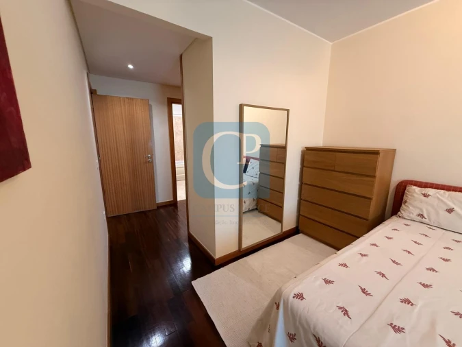 Apartamento T2 para Arrendamento em Pedrouços Foto 31