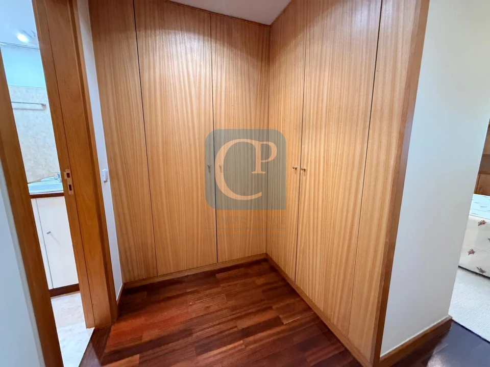 Apartamento T2 para Arrendamento em Pedrouços Foto 27