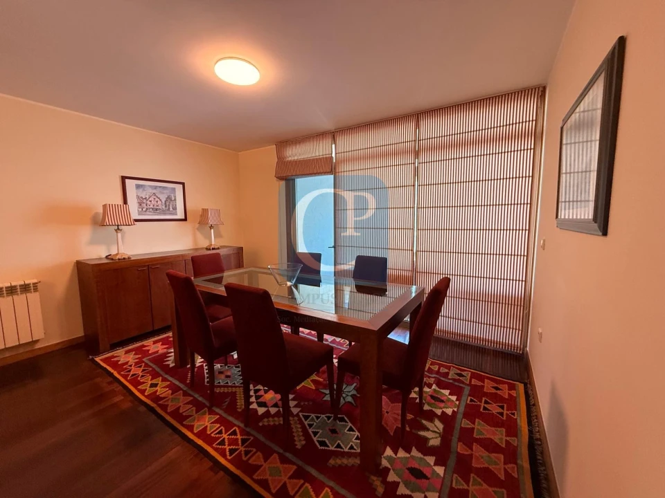 Apartamento T2 para Arrendamento em Pedrouços Foto 7