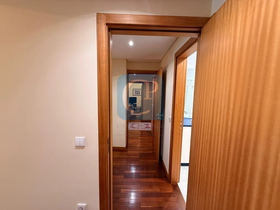 Apartamento T2 para Arrendamento em Pedrouços Foto 33