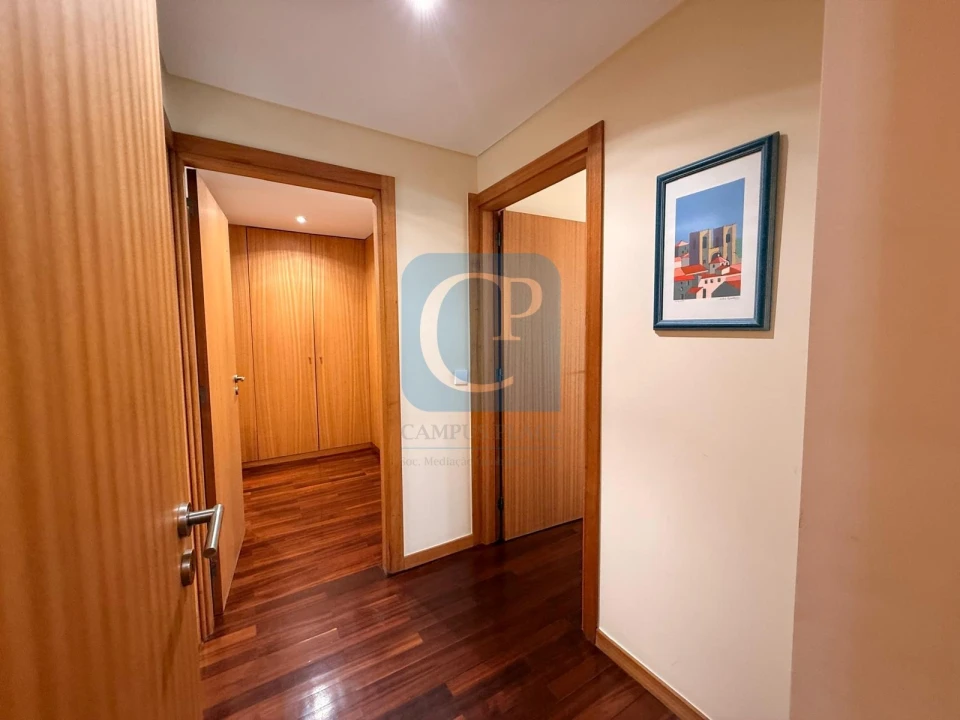 Apartamento T2 para Arrendamento em Pedrouços Foto 20