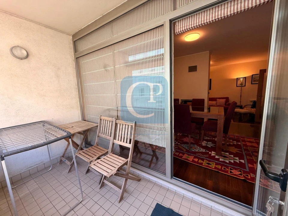 Apartamento T2 para Arrendamento em Pedrouços Foto 10