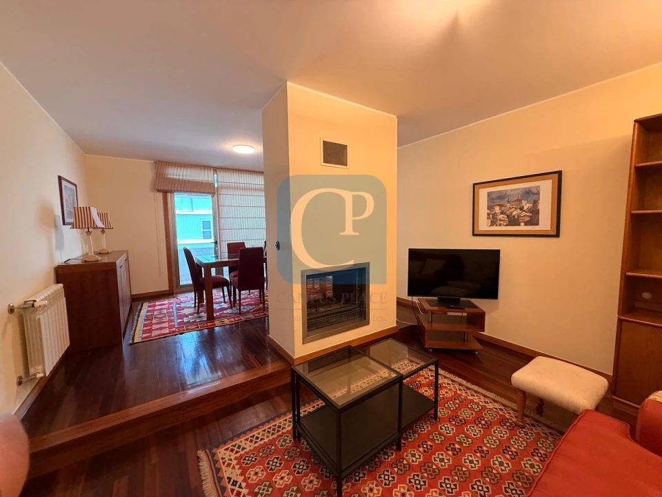 Apartamento T2 para Arrendamento em Pedrouços Foto 3