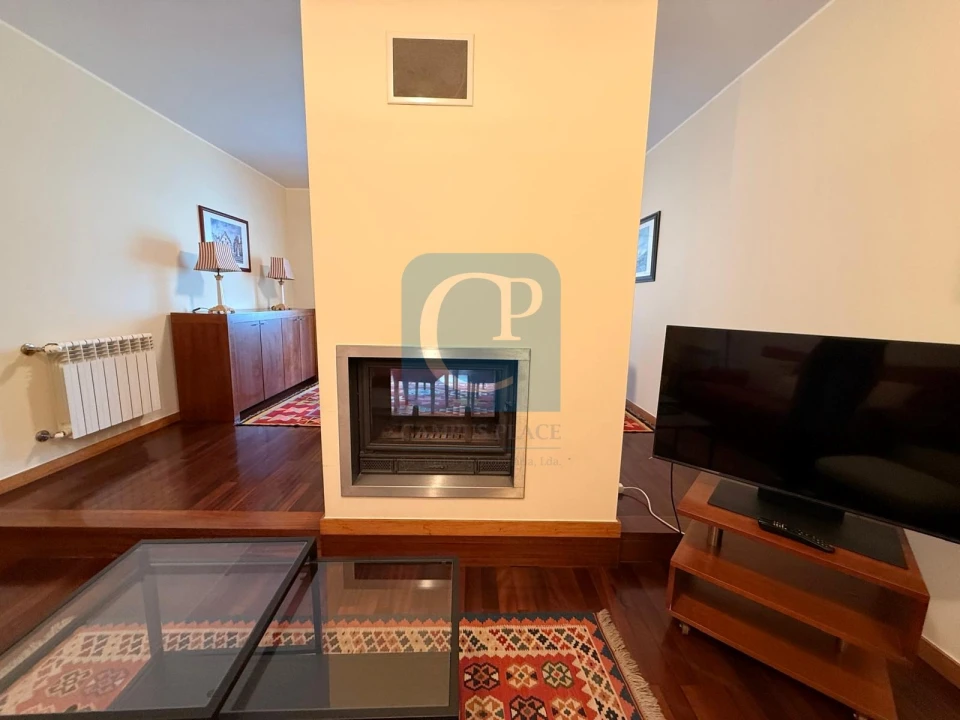 Apartamento T2 para Arrendamento em Pedrouços Foto 4