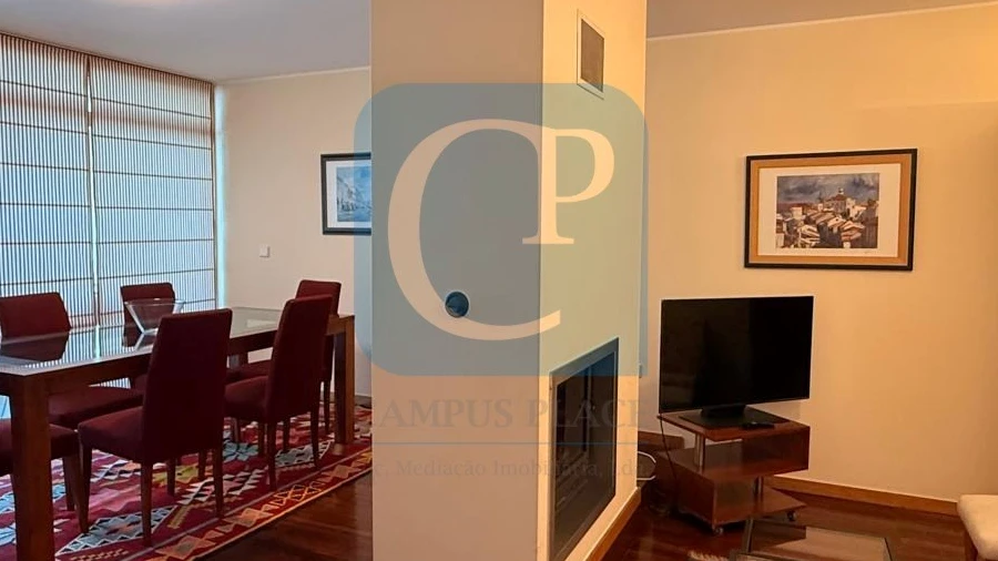 Apartamento T2 para Arrendamento em Pedrouços