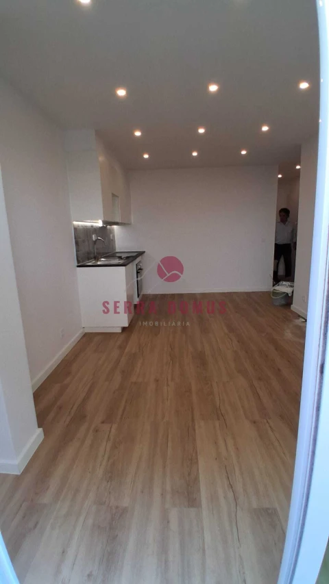 Apartamento T1 para Venda em Sacavém e Prior Velho