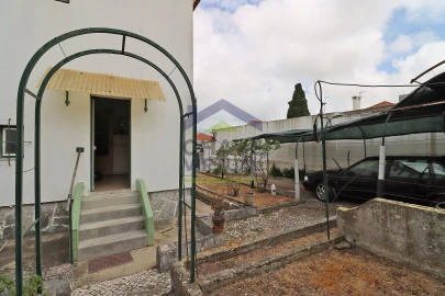 Moradia T2 para Venda em Alvalade