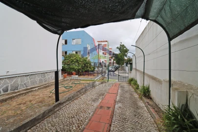 Moradia T2 para Venda em Alvalade