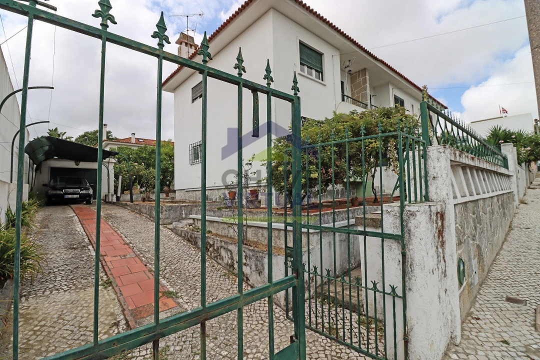 Moradia T2 para Venda em Alvalade Foto 5