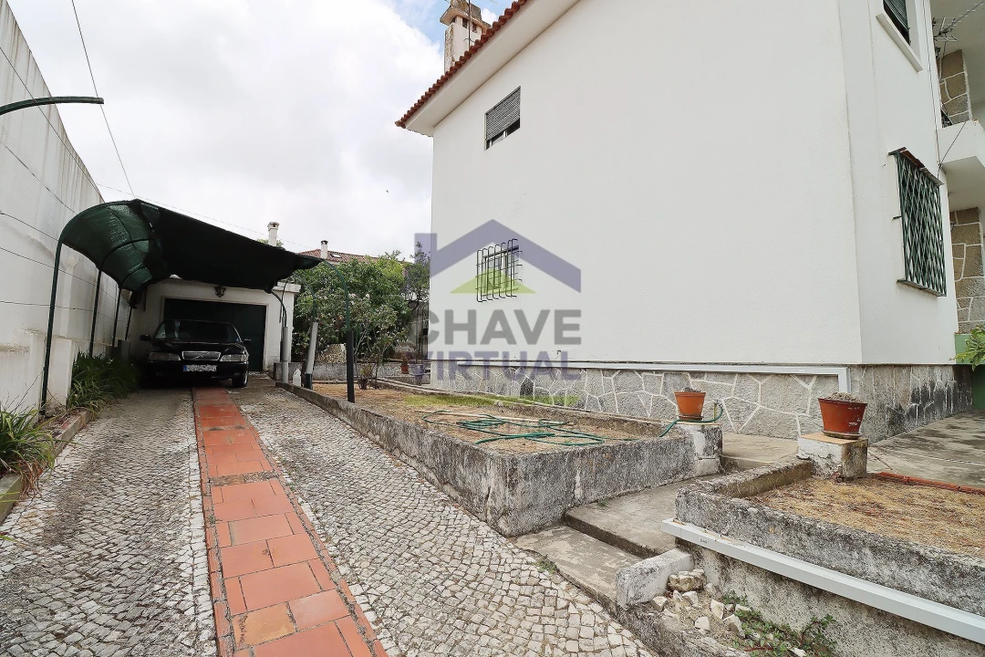 Moradia T2 para Venda em Alvalade Foto 6
