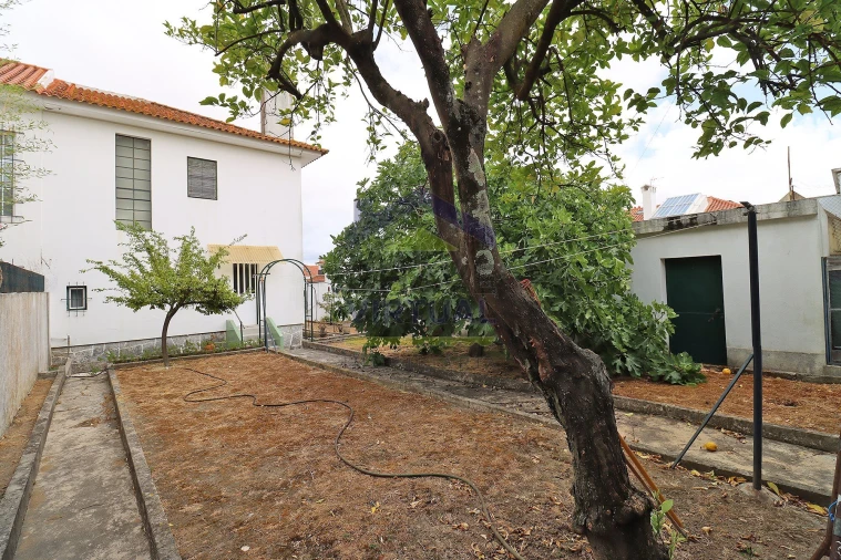 Moradia T2 para Venda em Alvalade Foto 11