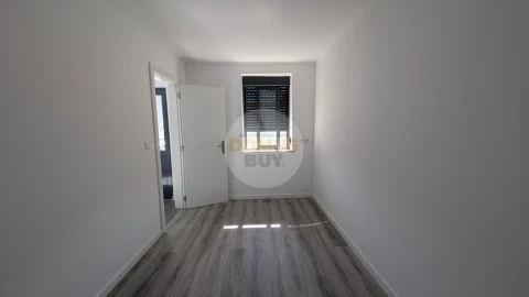 Moradia T3 para Venda em Baixa da Banheira e Vale da Amoreira