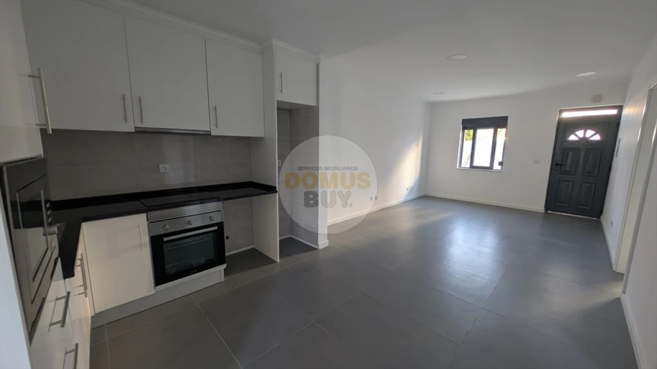 Moradia T3 para Venda em Baixa da Banheira e Vale da Amoreira Foto 5