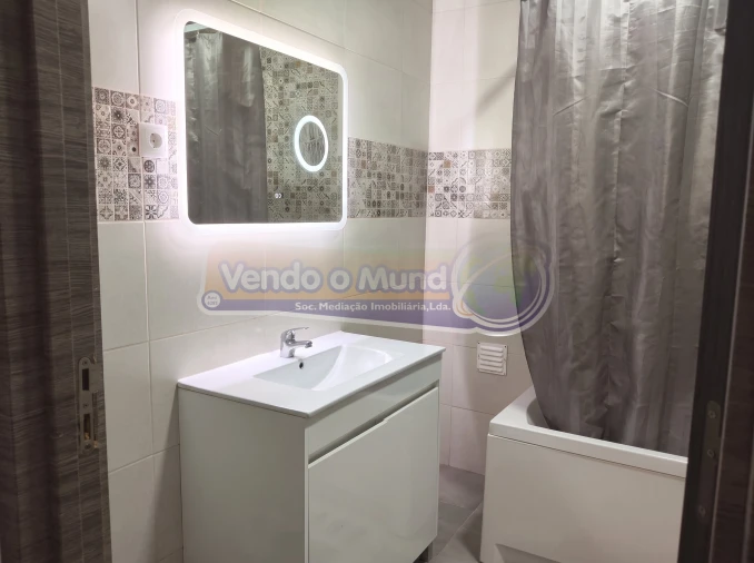 Moradia T4 para Venda em Benavente Foto 16