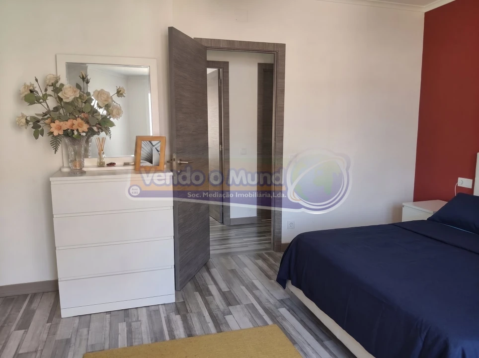 Moradia T4 para Venda em Benavente Foto 13