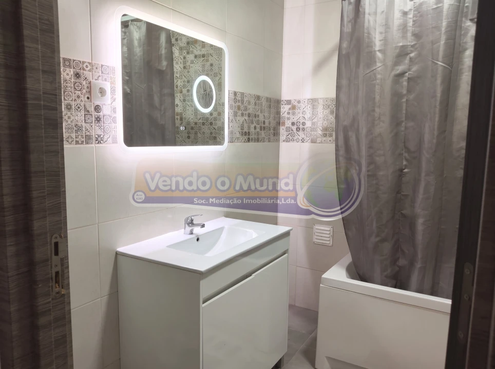 Moradia T4 para Venda em Benavente Foto 16