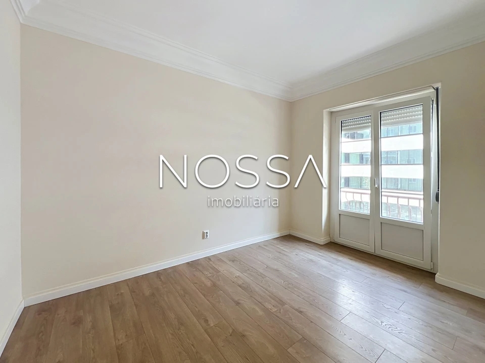 Apartamento T4 para Venda em Campolide Foto 11