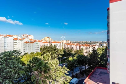 Apartamento T3 para Venda em Ramada e Caneças