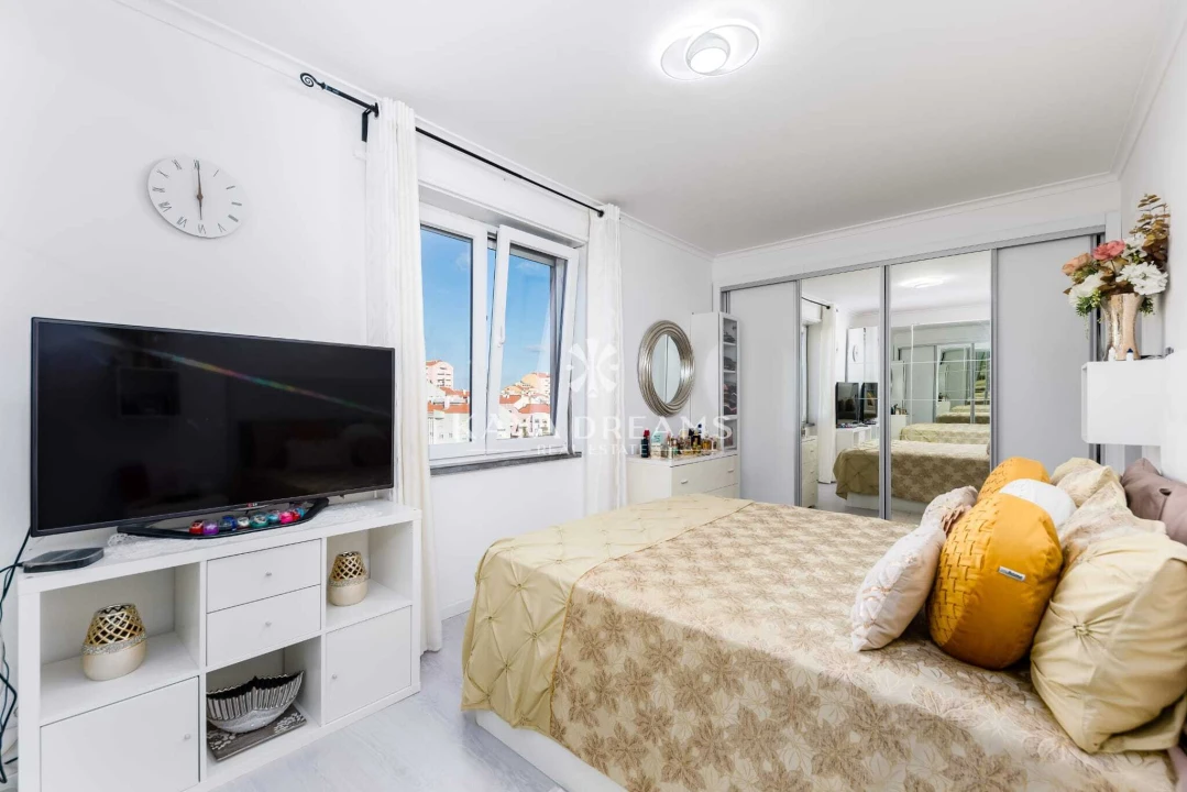 Apartamento T3 para Venda em Ramada e Caneças Foto 9