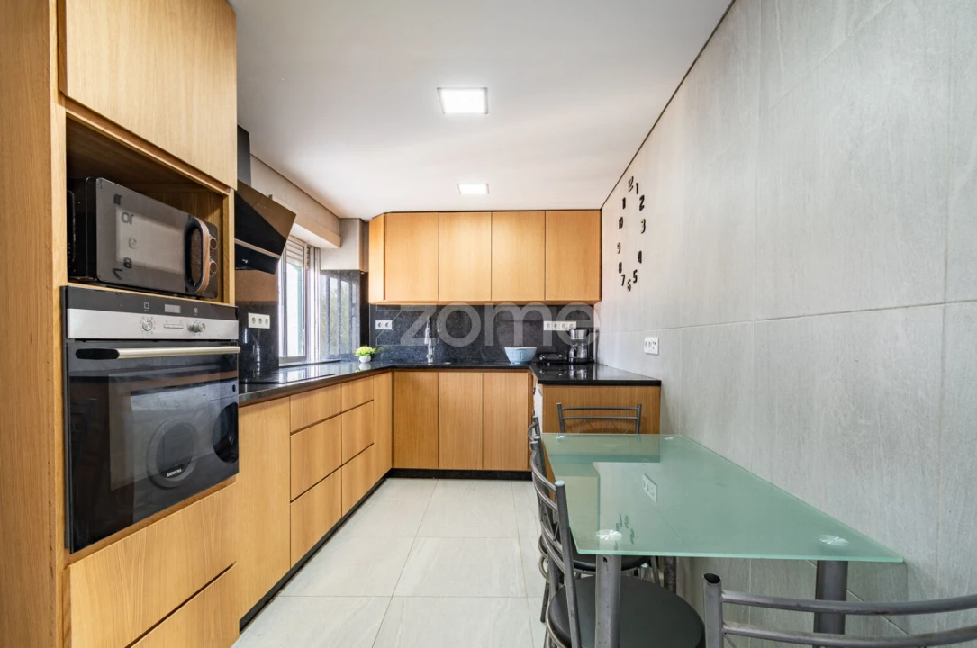 Apartamento T2 para Venda em Alfena Foto 5
