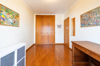 Apartamento T4 para Venda em Aguas Santas