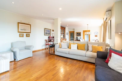 Apartamento T4 para Venda em Aguas Santas