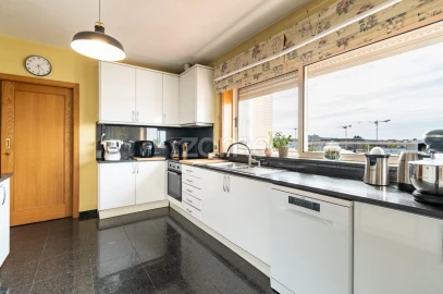 Apartamento T4 para Venda em Aguas Santas