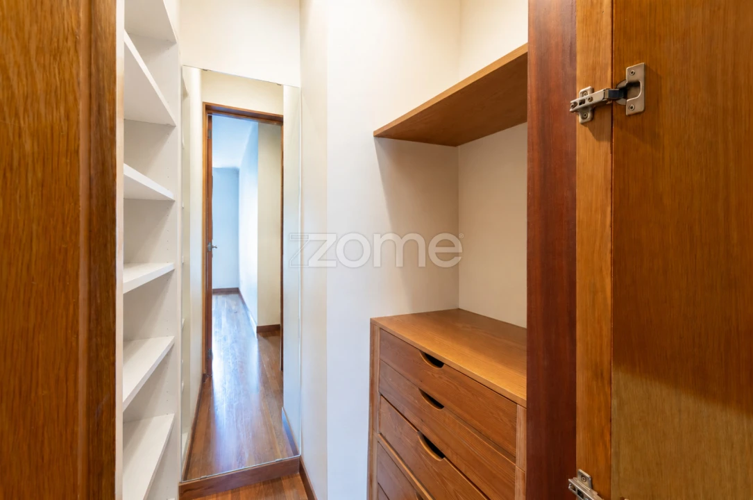Apartamento T4 para Venda em Aguas Santas Foto 32