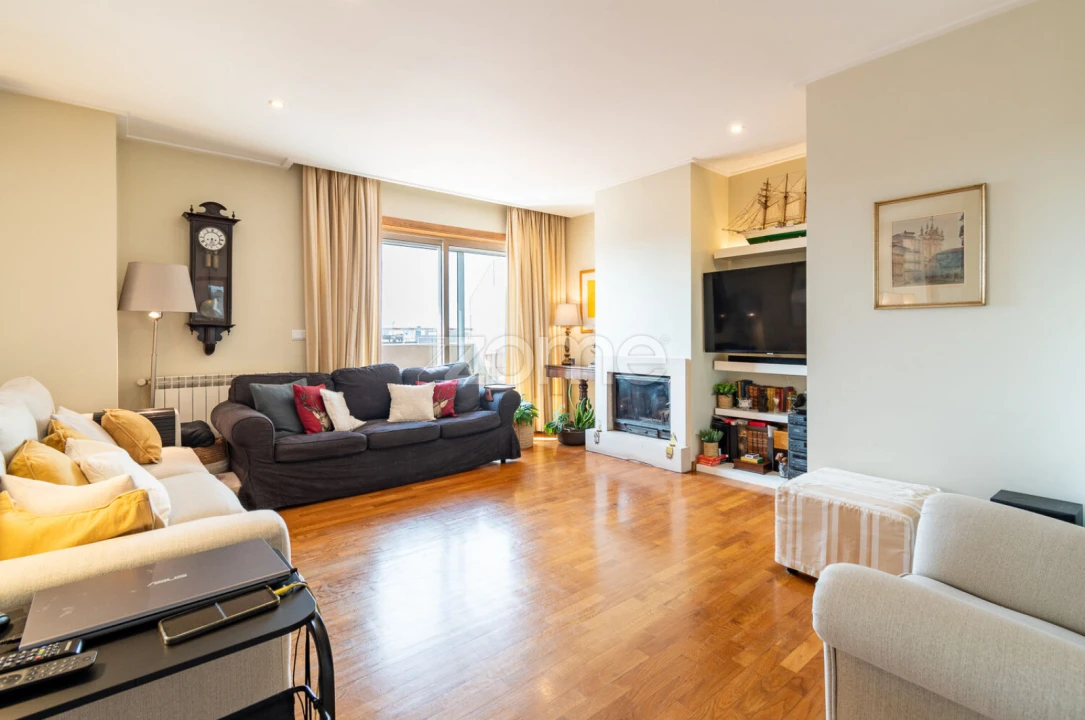 Apartamento T4 para Venda em Aguas Santas Foto 11