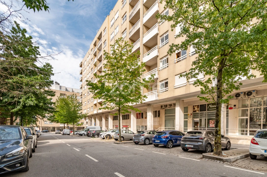 Apartamento T4 para Venda em Aguas Santas Foto 3