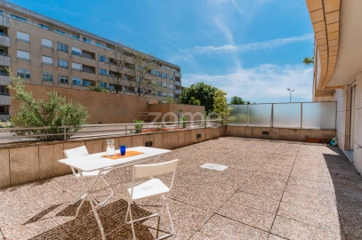 Apartamento T1 para Arrendamento em Lordelo do Ouro e Massarelos