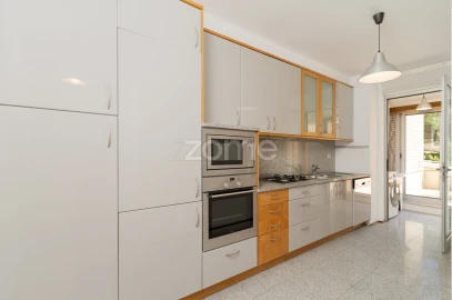 Apartamento T1 para Arrendamento em Lordelo do Ouro e Massarelos
