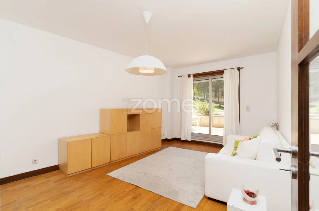 Apartamento T1 para Arrendamento em Lordelo do Ouro e Massarelos Foto 4