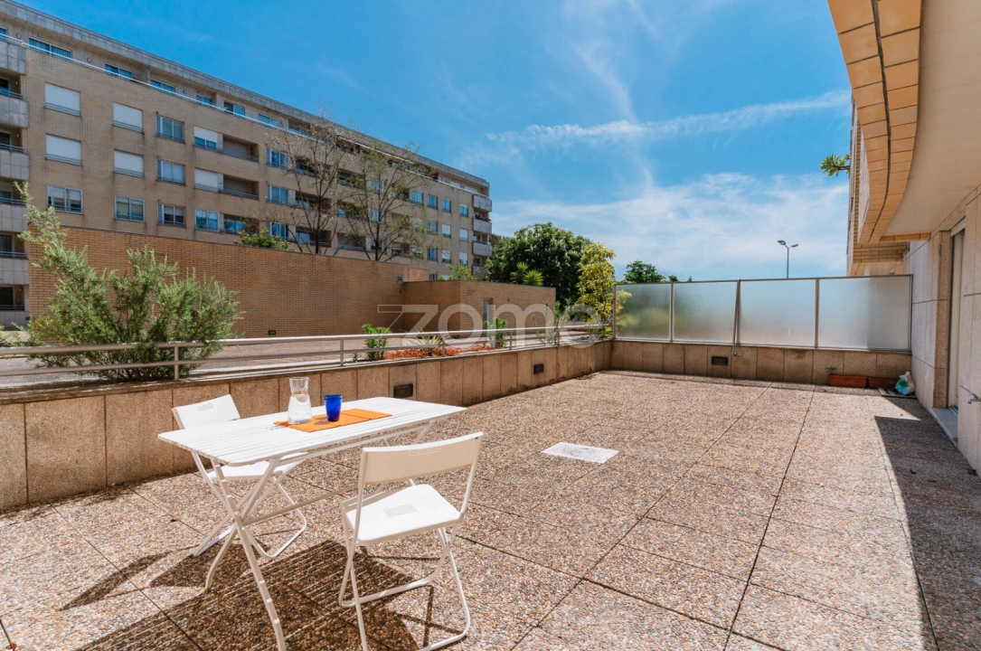 Apartamento T1 para Arrendamento em Lordelo do Ouro e Massarelos Foto 1
