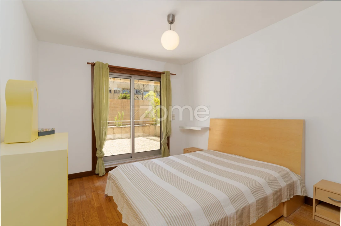 Apartamento T1 para Arrendamento em Lordelo do Ouro e Massarelos Foto 12